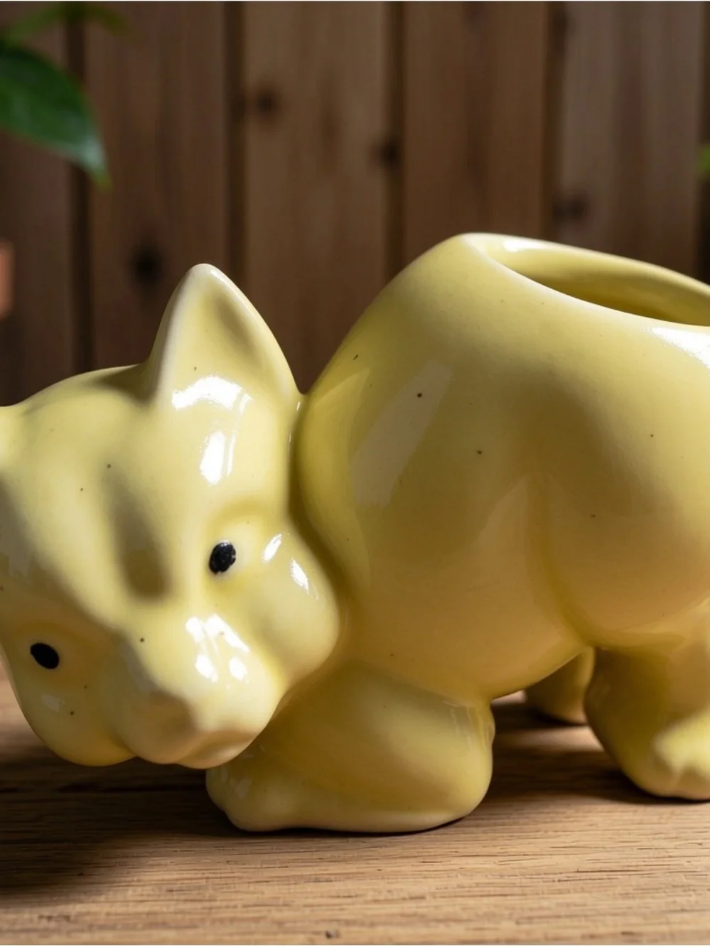 Mccoy Unmarked Yellow Ceramic Cat Planter 2.75”Tall 4.75”Wide 1940’s Vintage